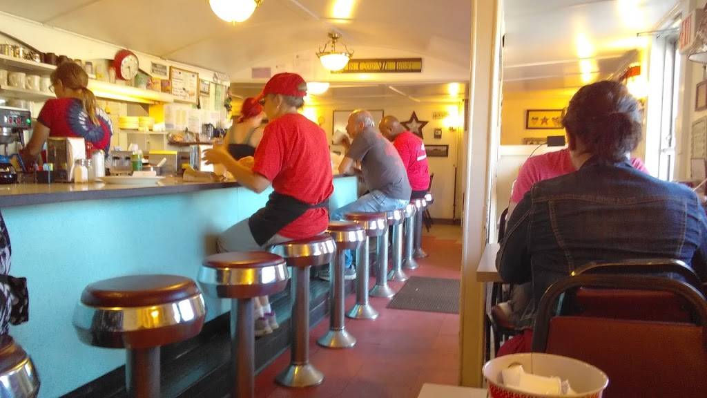 The Red Barn Diner | restaurant | 113 Elm St, Manchester, NH 03101, USA | 6036239065 OR +1 603-623-9065