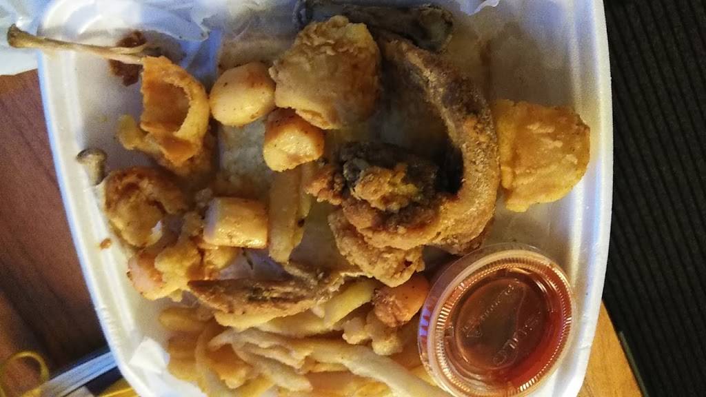Sharks Fish and Chicken | restaurant | 8712 S Cicero Ave, Oak Lawn, IL 60453, USA | 7086347330 OR +1 708-634-7330