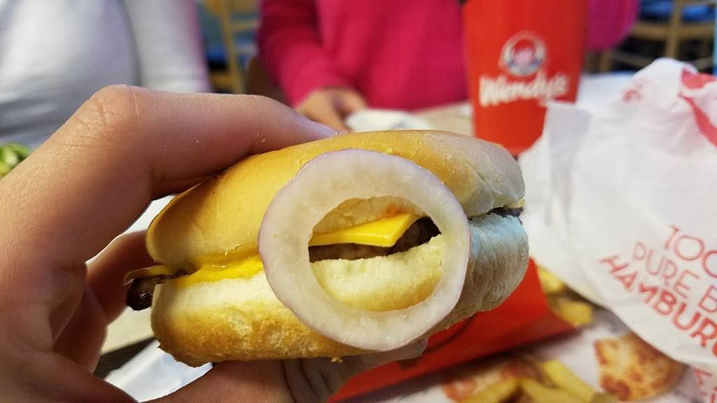 Wendys | restaurant | 1967 Blaine Rd, Hartland Township, MI 48353, USA | 8106323054 OR +1 810-632-3054