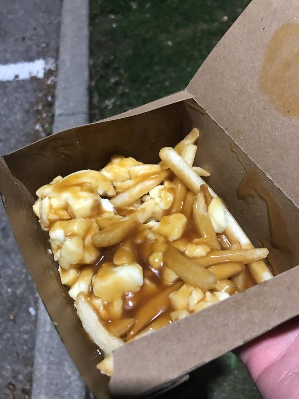 McDonalds | cafe | 5636 Glen Erin Dr, Mississauga, ON L5M 6B1, Canada | 9058127187 OR +1 905-812-7187