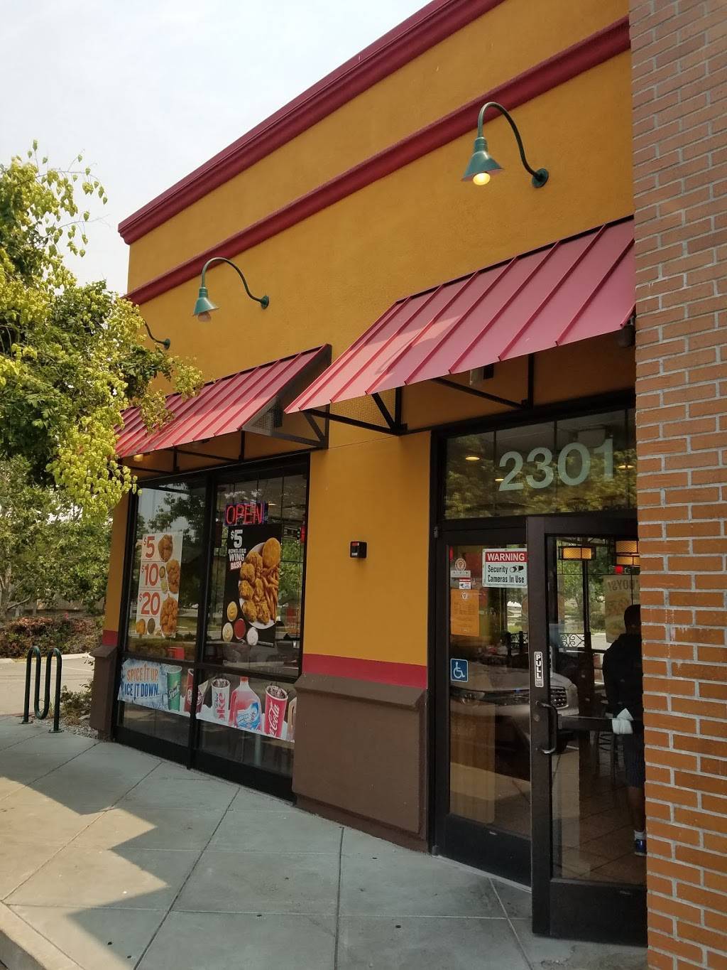 Popeyes Louisiana Kitchen | restaurant | 2301 Las Positas Rd, Livermore, CA 94551, USA | 9257242400 OR +1 925-724-2400