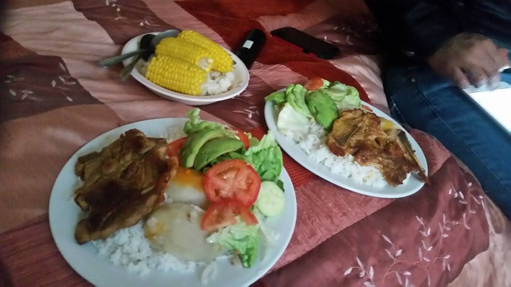 Pulaski BBQ | restaurant | 384 Walnut St, Newark, NJ 07105, USA | 9733448061 OR +1 973-344-8061