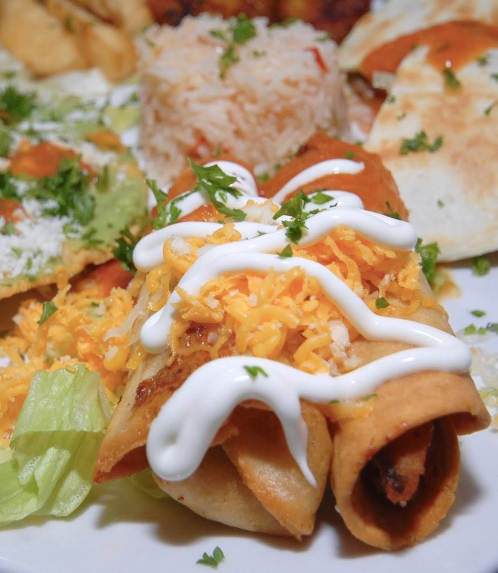 Resto Bar Lolita - Mexican Lebanese - Tacos Cocktails, Wine, Bee | restaurant | 804 Rue de Saint Jovite, Mont-Tremblant, QC J8E 3J8, Canada | 8194252555 OR +1 819-425-2555