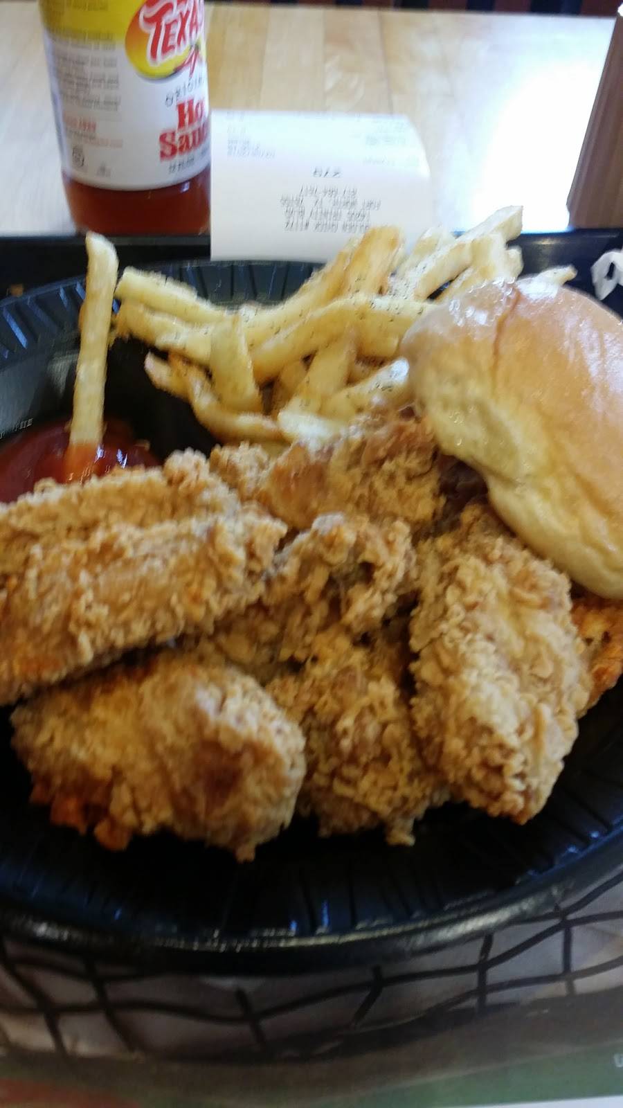 Lisas Chicken | restaurant | 2301 W Jefferson St, Grand Prairie, TX 75051, USA | 9726393811 OR +1 972-639-3811