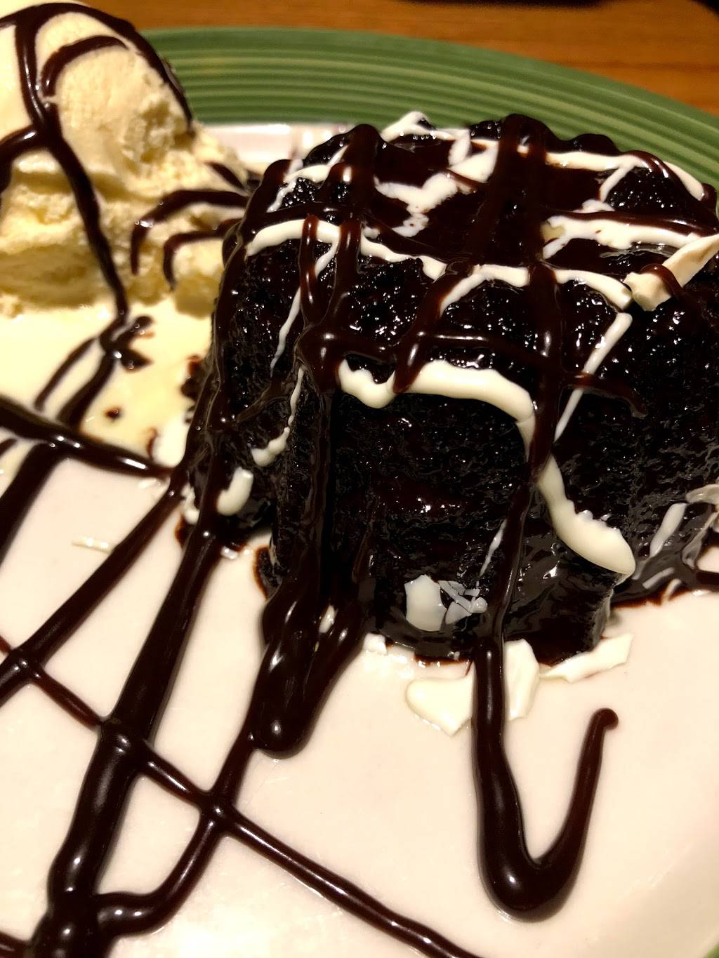 Applebees Grill + Bar | restaurant | 502 N Veterans Pkwy, Bloomington, IL 61701, USA | 3096632134 OR +1 309-663-2134