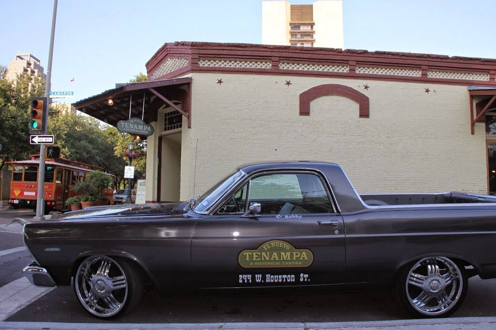 El Nuevo Tenampa | restaurant | 244 W Houston St, San Antonio, TX 78205, USA | 2103544200 OR +1 210-354-4200