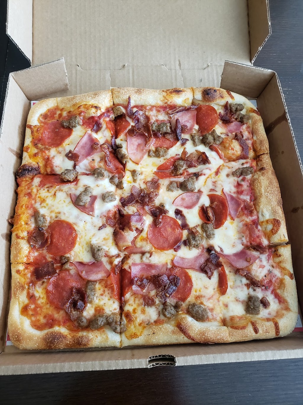 Brooklyn Pizzeria and Wing Bar | restaurant | 5217 98th St #600, Lubbock, TX 79424, USA | 8067013671 OR +1 806-701-3671