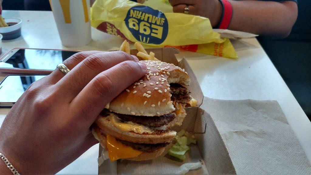 McDonalds | cafe | 8223 Vineland Ave, Orlando, FL 32821, USA | 4072380515 OR +1 407-238-0515