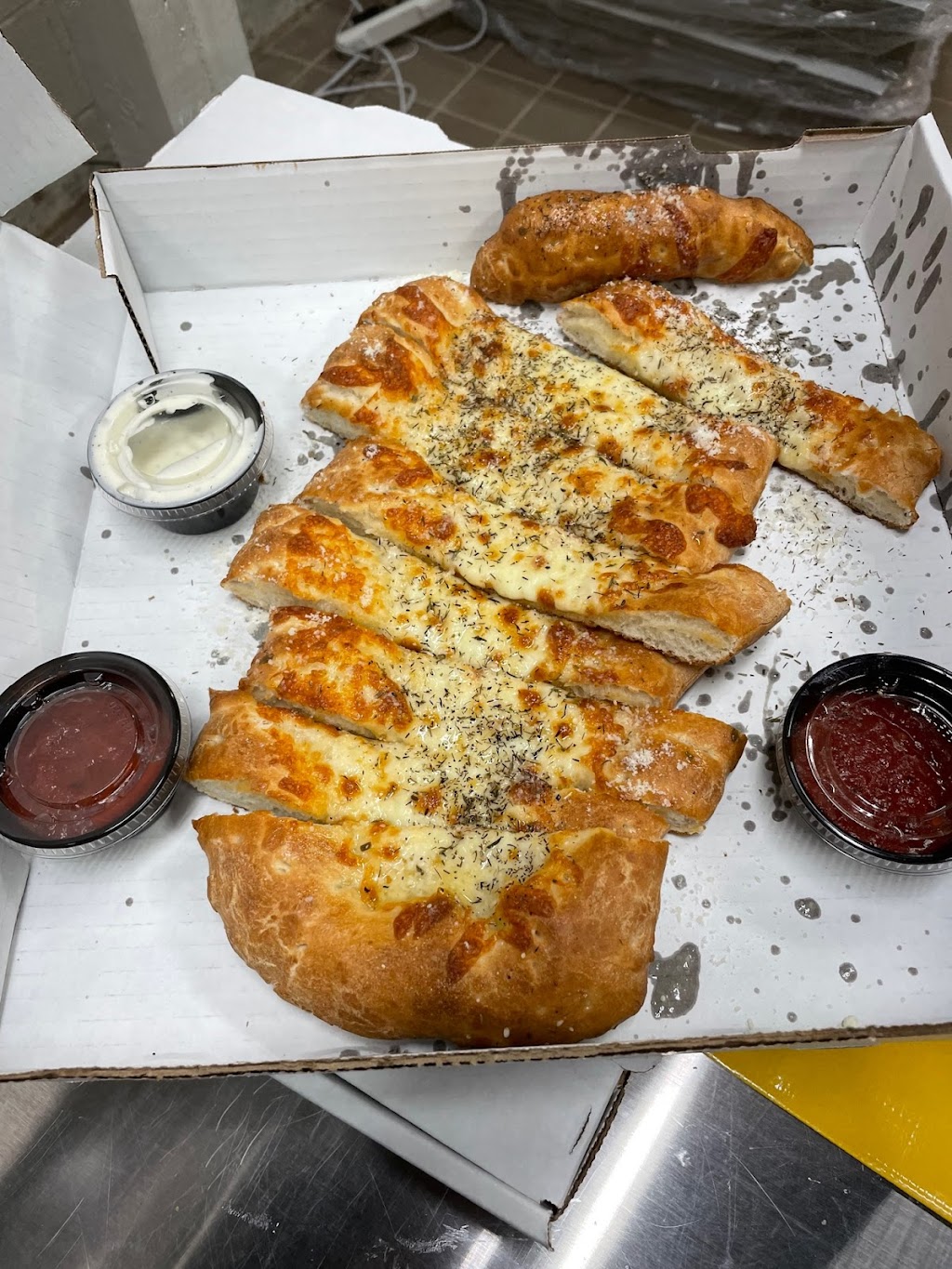 Mama Pizza | restaurant | 5 N Hamilton St, Ypsilanti, MI 48197, USA | 7348963843 OR +1 734-896-3843