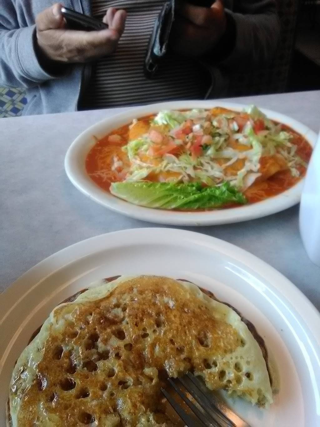 Little Pantry Cafe | restaurant | 980 State St F2, Hemet, CA 92543, USA | 9519290908 OR +1 951-929-0908