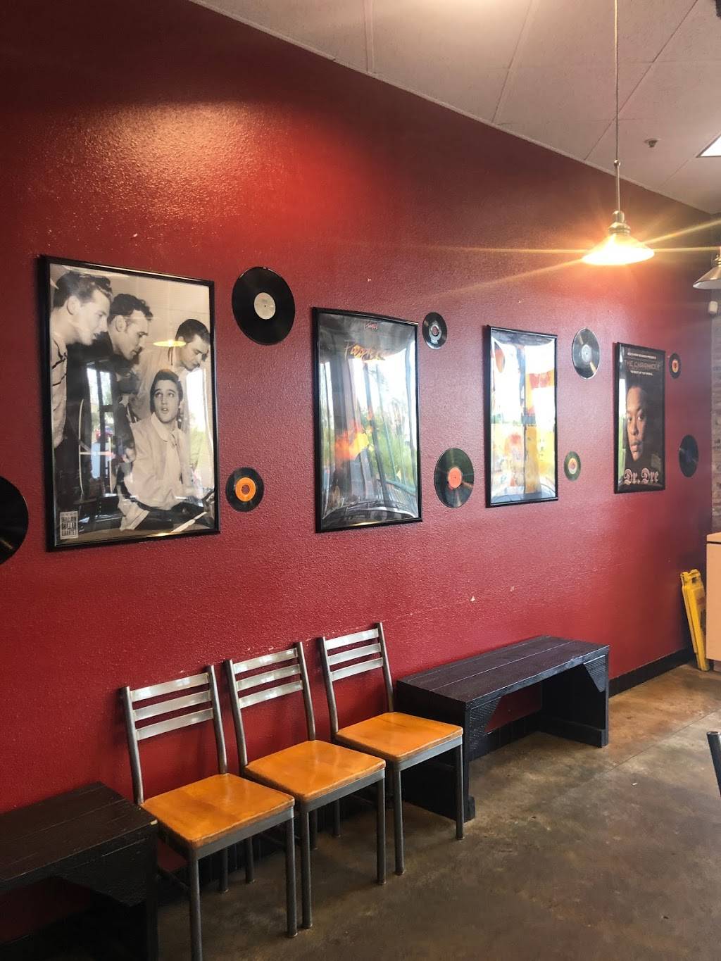 Kikis Chicken Place | restaurant | 313 Iron Point Rd, Folsom, CA 95630, USA | 9162940052 OR +1 916-294-0052