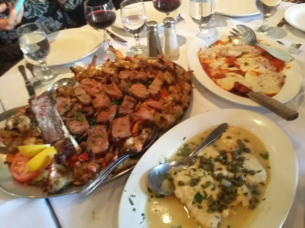 La Famiglia | restaurant | 90 W Main St, Babylon, NY 11702, USA | 6316610101 OR +1 631-661-0101