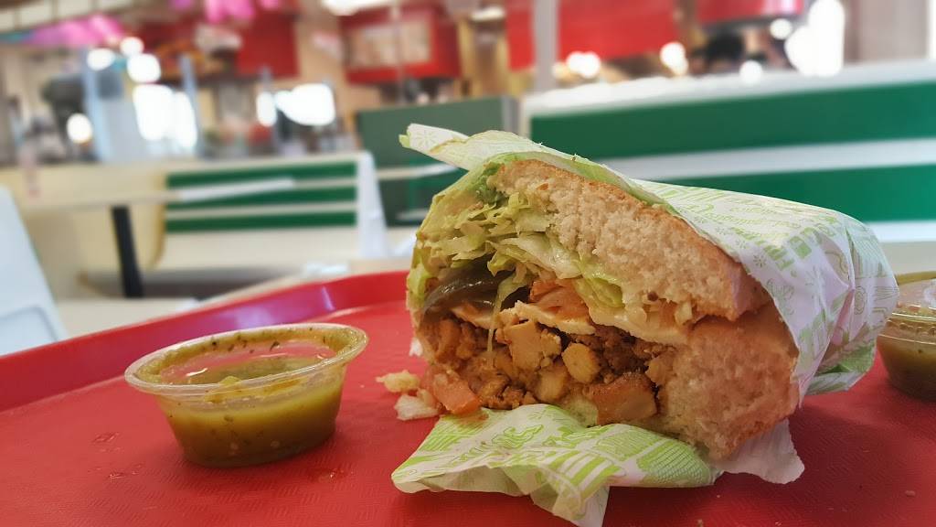 El Gallo Giro | restaurant | 5686 Whittier Blvd, Los Angeles, CA 90022, USA | 3237261246 OR +1 323-726-1246