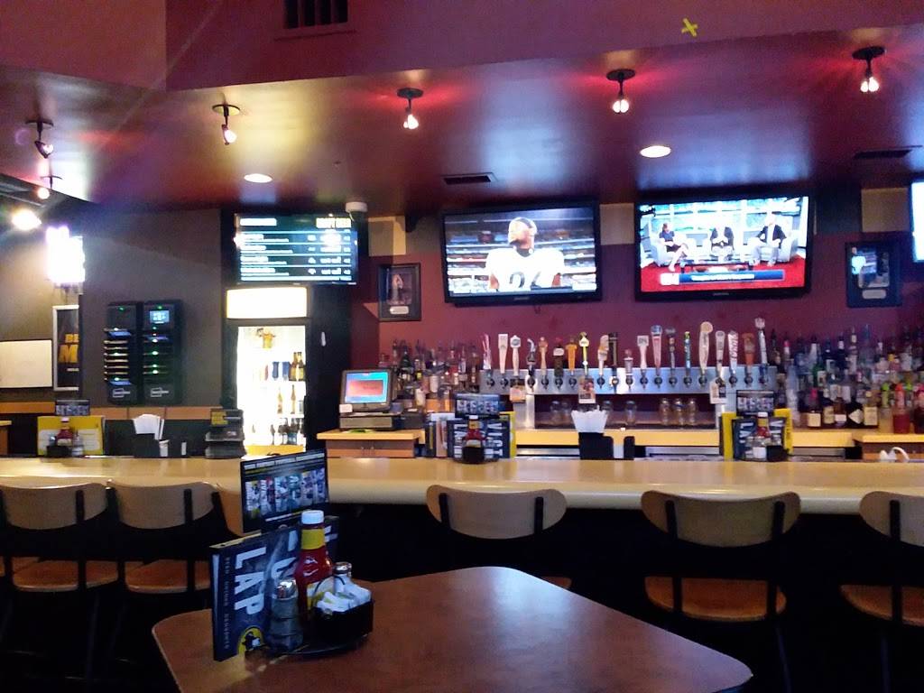 Buffalo Wild Wings | restaurant | 5601 S Hulen St, Fort Worth, TX 76132, USA | 8174232999 OR +1 817-423-2999