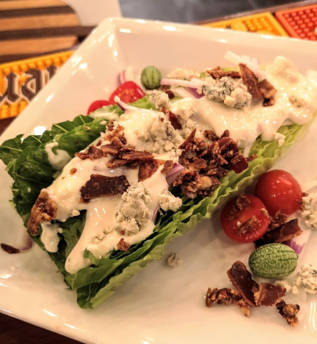 Fat Crow Restaurant | restaurant | 550 VT-30, Newfane, VT 05345, USA | 8022214177 OR +1 802-221-4177