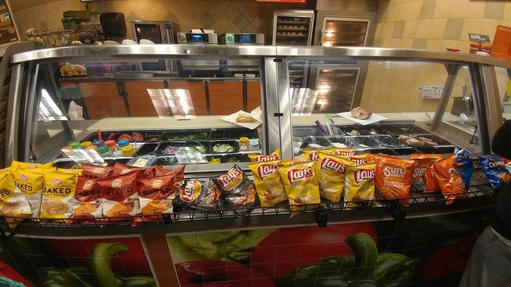 Subway Restaurants | restaurant | 1728 S Western Ave, Los Angeles, CA 90006, USA | 3237313592 OR +1 323-731-3592