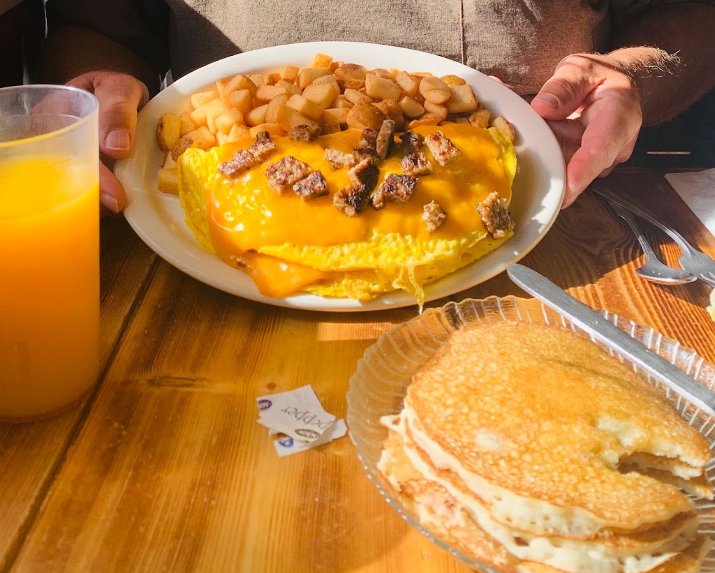 Dinner Bell Cafe | restaurant | 930 S F St, Lakeview, OR 97630, USA | 5412198019 OR +1 541-219-8019