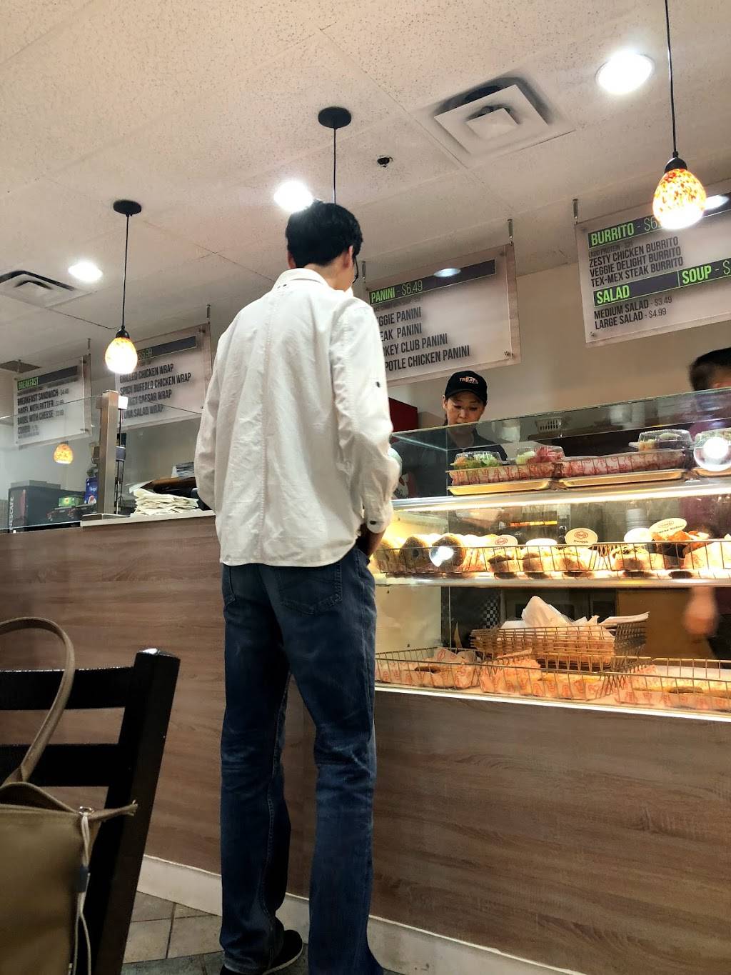 Treats | restaurant | 2425 Matheson Blvd E, Mississauga, ON L4W 5K4, Canada | 9056290009 OR +1 905-629-0009