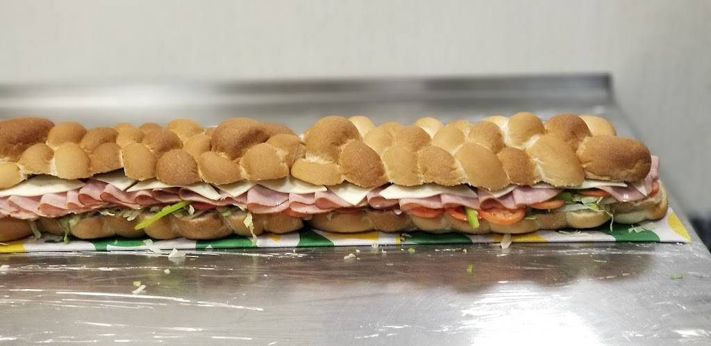 Subway | meal takeaway | 2400 Rio Grande Blvd NW Unit 3, Albuquerque, NM 87104, USA | 5052460102 OR +1 505-246-0102