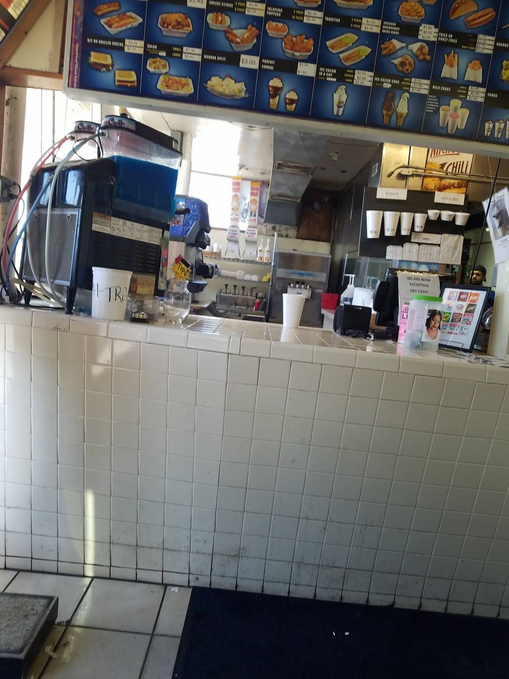 Casa Burger Drive-In | restaurant | 301 E Bear Mountain Blvd, Arvin, CA 93203, USA | 6618545523 OR +1 661-854-5523