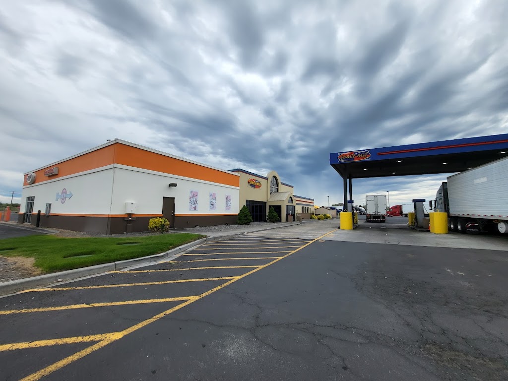 A&W Restaurant | restaurant | 77522 OR-207, Hermiston, OR 97838, USA | 5415646969 OR +1 541-564-6969