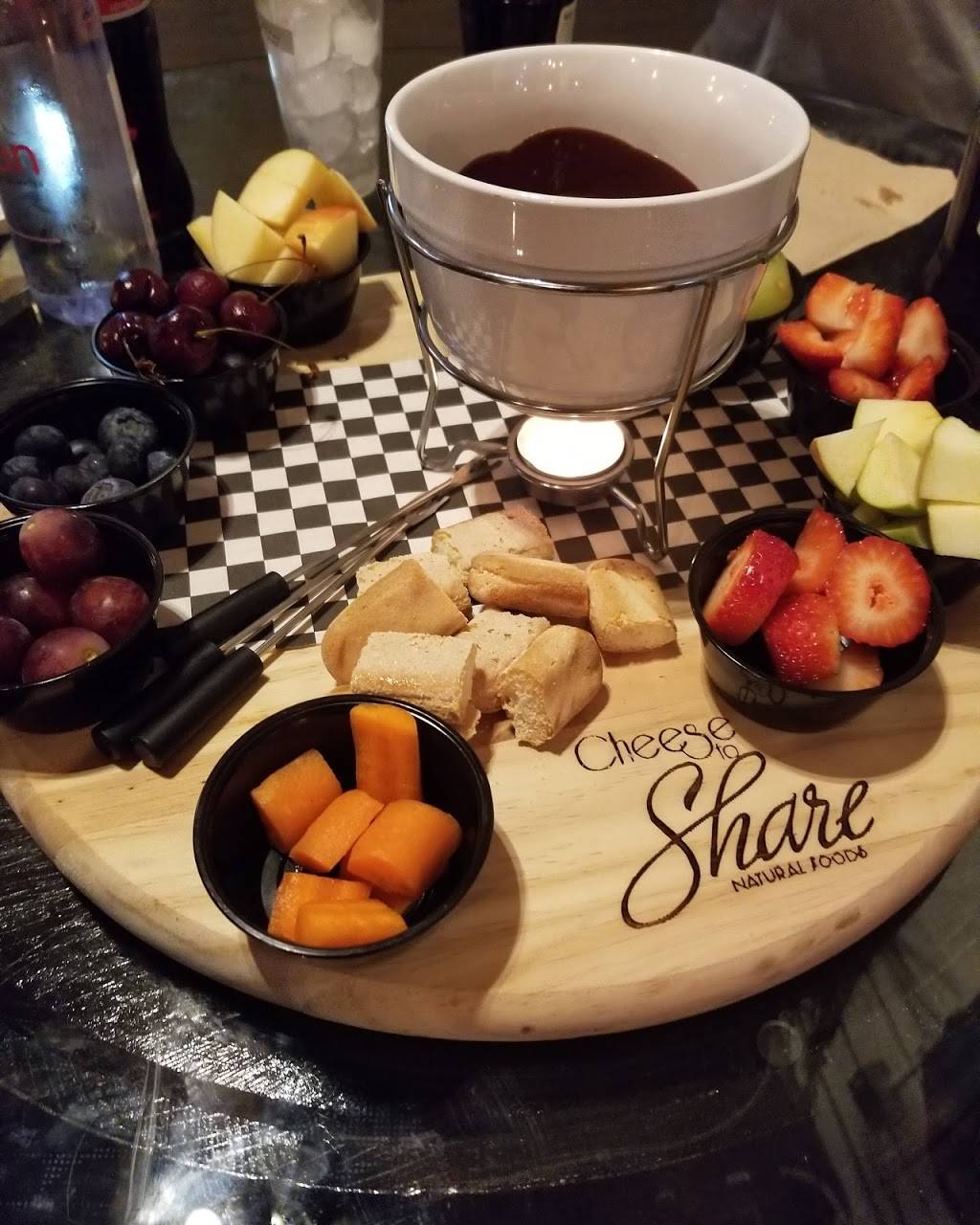 Cheese to Share natural foods | restaurant | 100 E 4th Ave, Mt Dora, FL 32757, USA | 4072763234 OR +1 407-276-3234