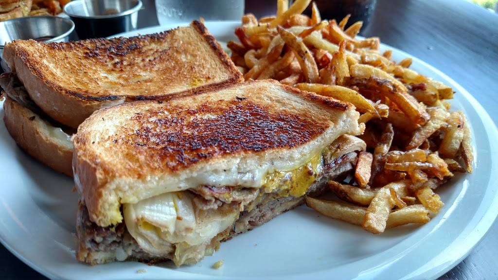 Jakes on the Water | restaurant | 5726 NY-56, Potsdam, NY 13676, USA | 3152749300 OR +1 315-274-9300