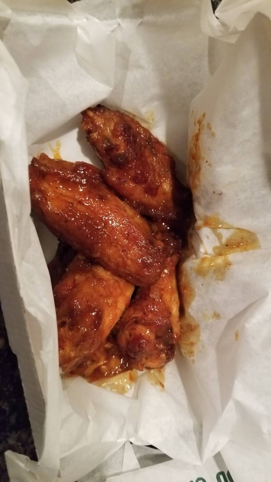 Round Table Pizza | meal delivery | 16534 Soledad Canyon Rd, Canyon Country, CA 91387, USA | 6612528000 OR +1 661-252-8000