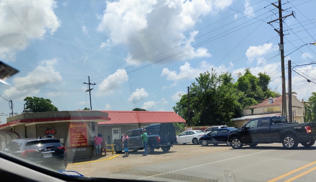 Bernices Sandwich Shop | restaurant | 911 SW Main St, Bunkie, LA 71322, USA | 3183462893 OR +1 318-346-2893