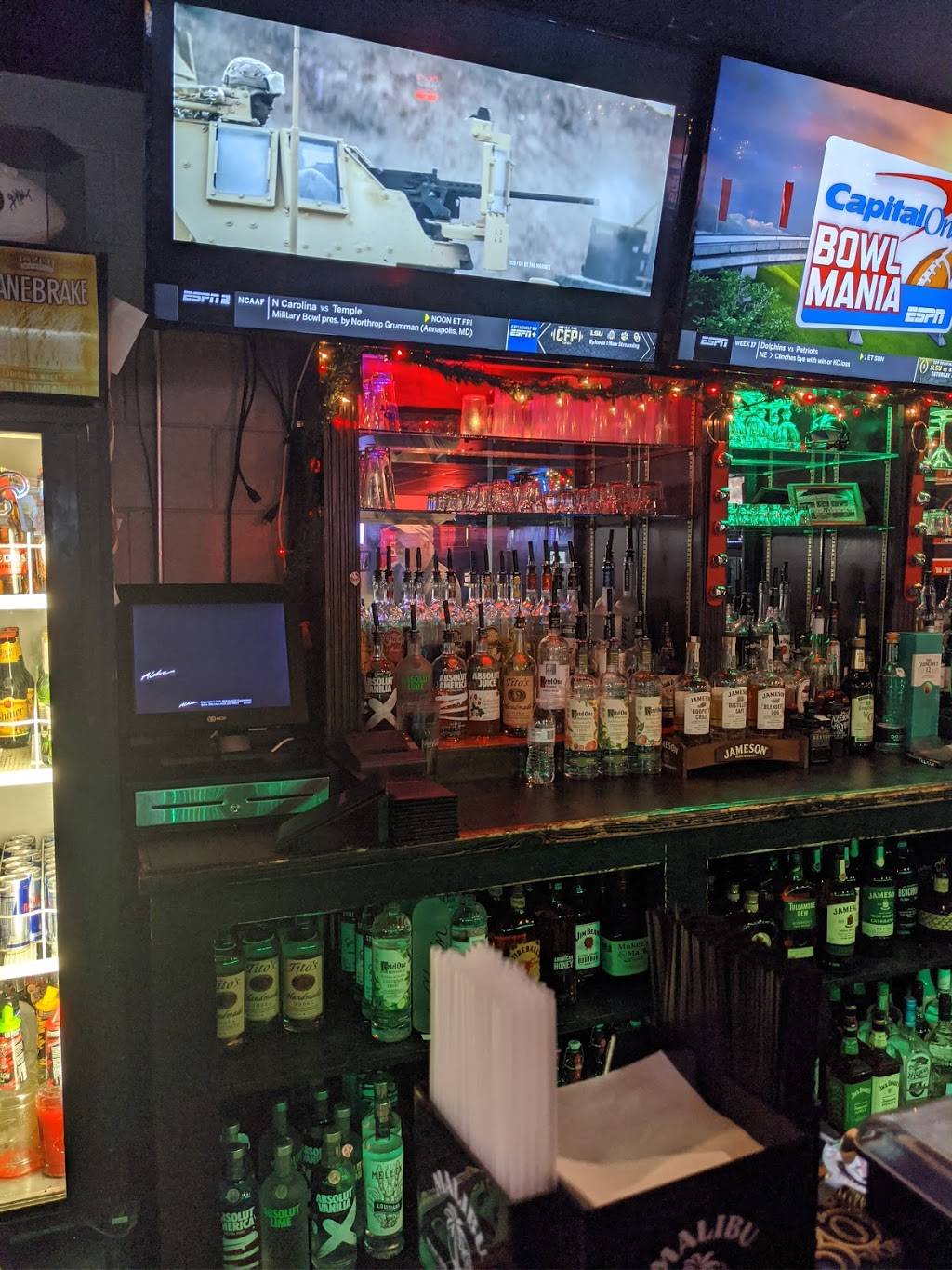 Legends Bertrand | restaurant | 215 Bertrand St, Lafayette, LA 70503, USA | 3372378765 OR +1 337-237-8765