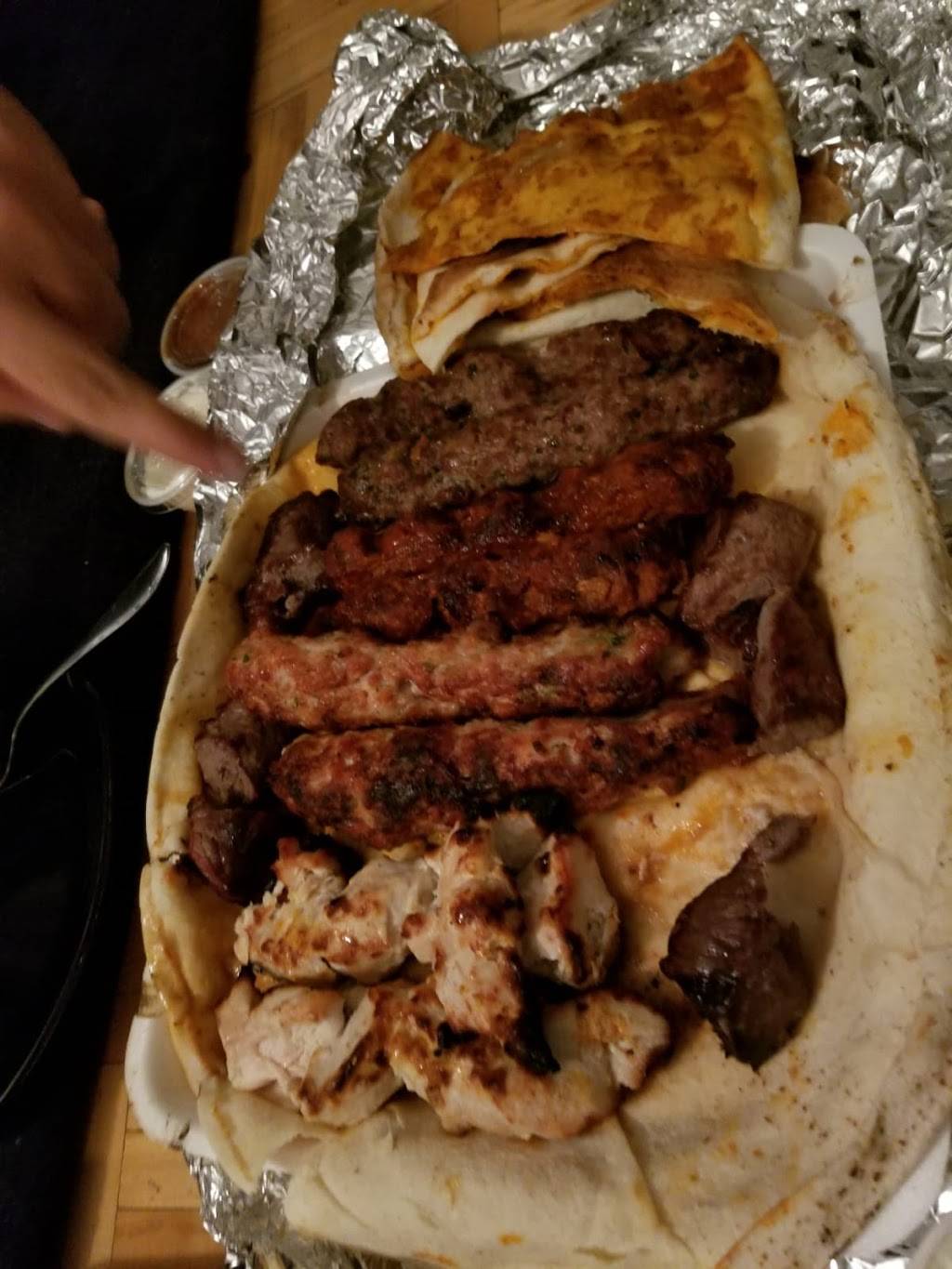 restaurant farhat cote des neiges | restaurant | 5785 Chemin de la Côte-des-Neiges, Montréal, QC H3S 1Y8, Canada | 5147384045 OR +1 514-738-4045