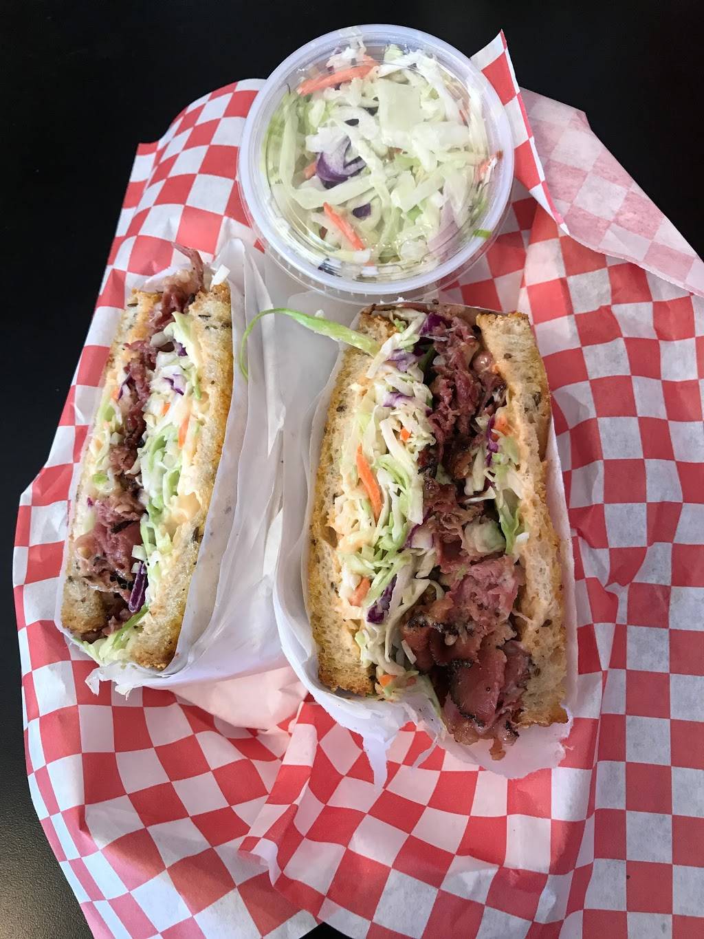 NY Slicers Deli | restaurant | 835 N 43rd Ave, Phoenix, AZ 85009, USA | 6024428000 OR +1 602-442-8000