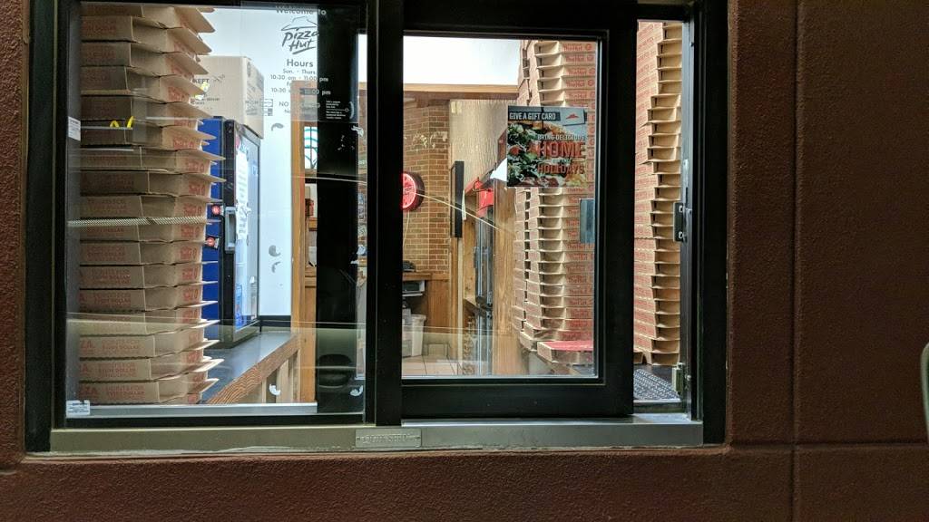 Pizza Hut | meal delivery | 333 E 47th St S, Wichita, KS 67216, USA | 3165541100 OR +1 316-554-1100