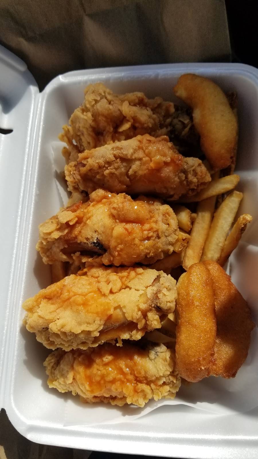 Moseberths Fried Chicken | restaurant | 1505 Airline Blvd, Portsmouth, VA 23707, USA | 7573931721 OR +1 757-393-1721