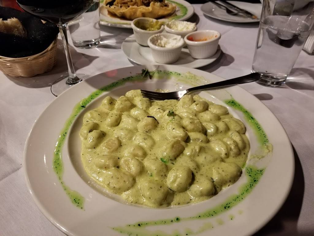 Carmines Italian Restaurant | restaurant | 2477 Fort Union Blvd, Salt Lake City, UT 84121, USA | 8019484468 OR +1 801-948-4468