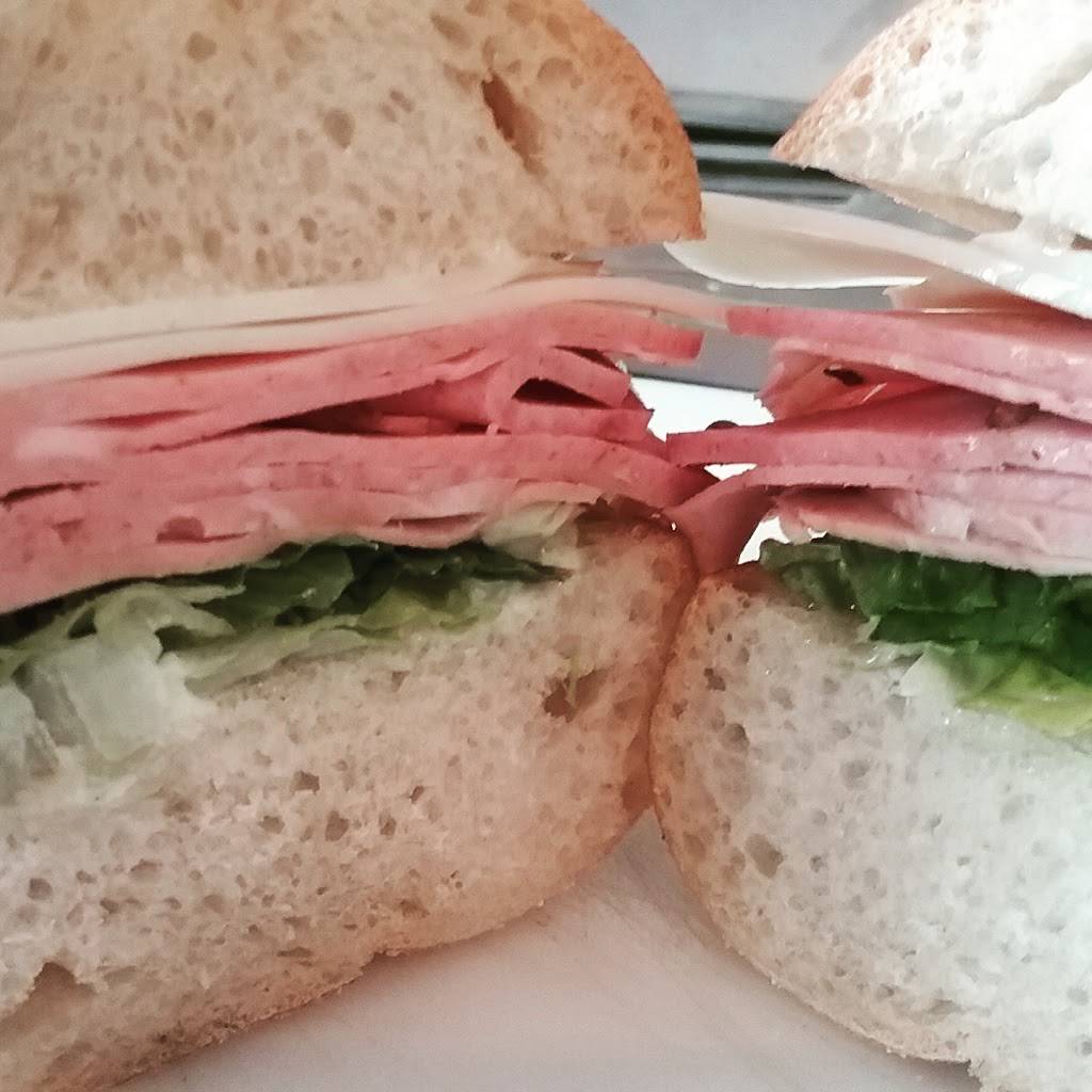 DiGuardis Italian Deli | restaurant | 417 E Port Hueneme Rd, Port Hueneme, CA 93041, USA | 8058741028 OR +1 805-874-1028