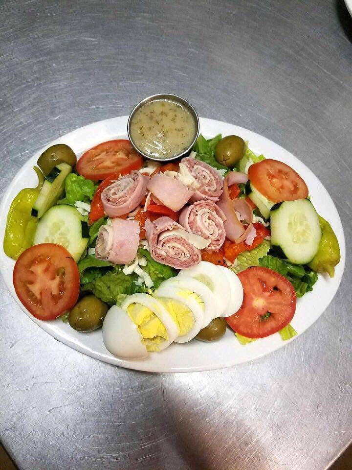 Sals Pizzeria | restaurant | 8270 Old Redwood Hwy, Cotati, CA 94931, USA | 7076648460 OR +1 707-664-8460