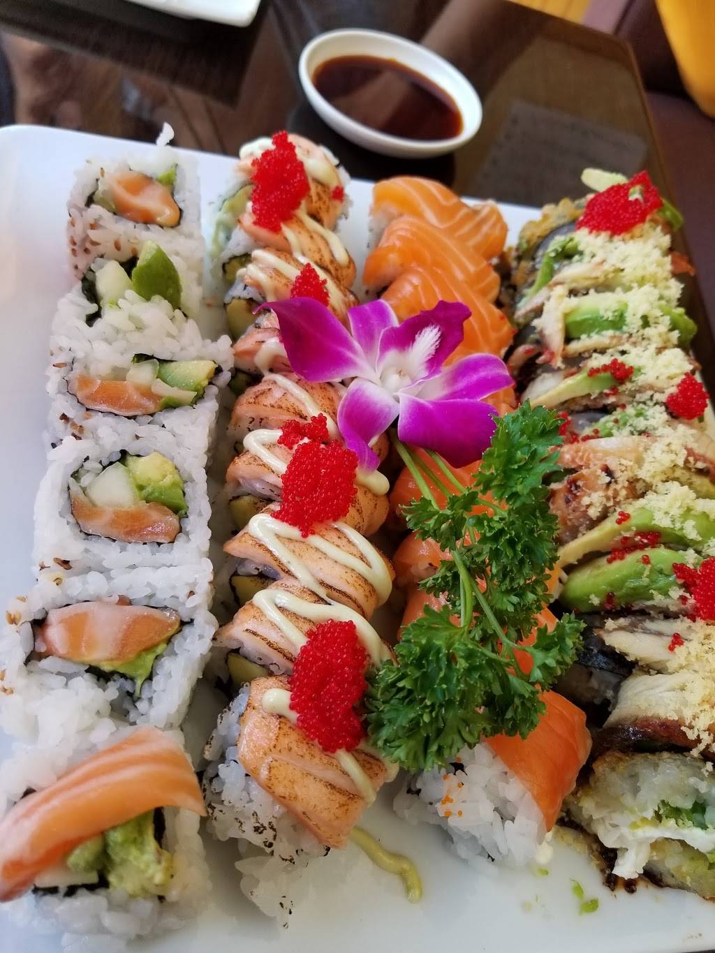 Sushi Mon Japanese Sushi Cafe | restaurant | 2441 N Clark St, Chicago, IL 60614, USA | 7735298812 OR +1 773-529-8812