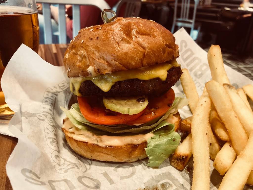 Rock & Brews Restaurant | restaurant | 2900 E Airport Dr, Ontario, CA 91761, USA | 9093231810 OR +1 909-323-1810