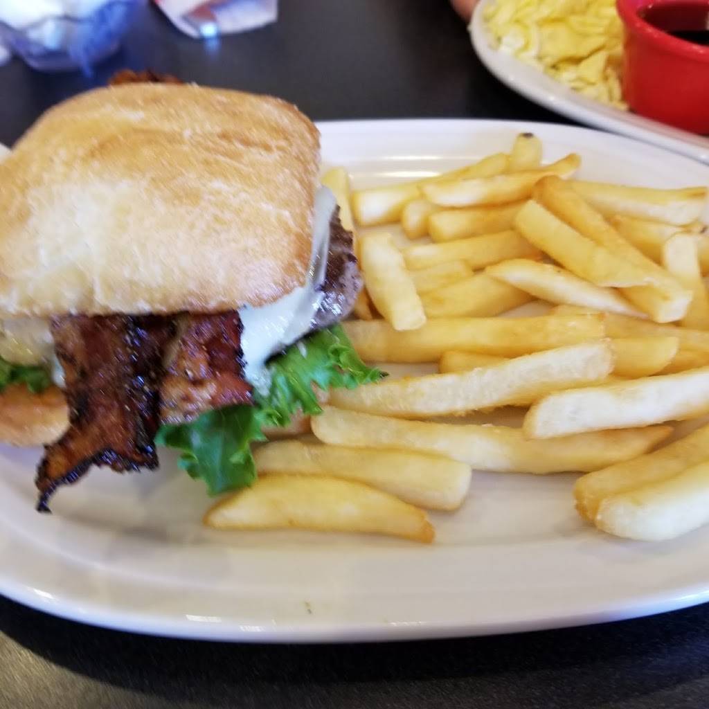 Friendlys | restaurant | 222 Winthrop Ave, Lawrence, MA 01843, USA | 9786898565 OR +1 978-689-8565