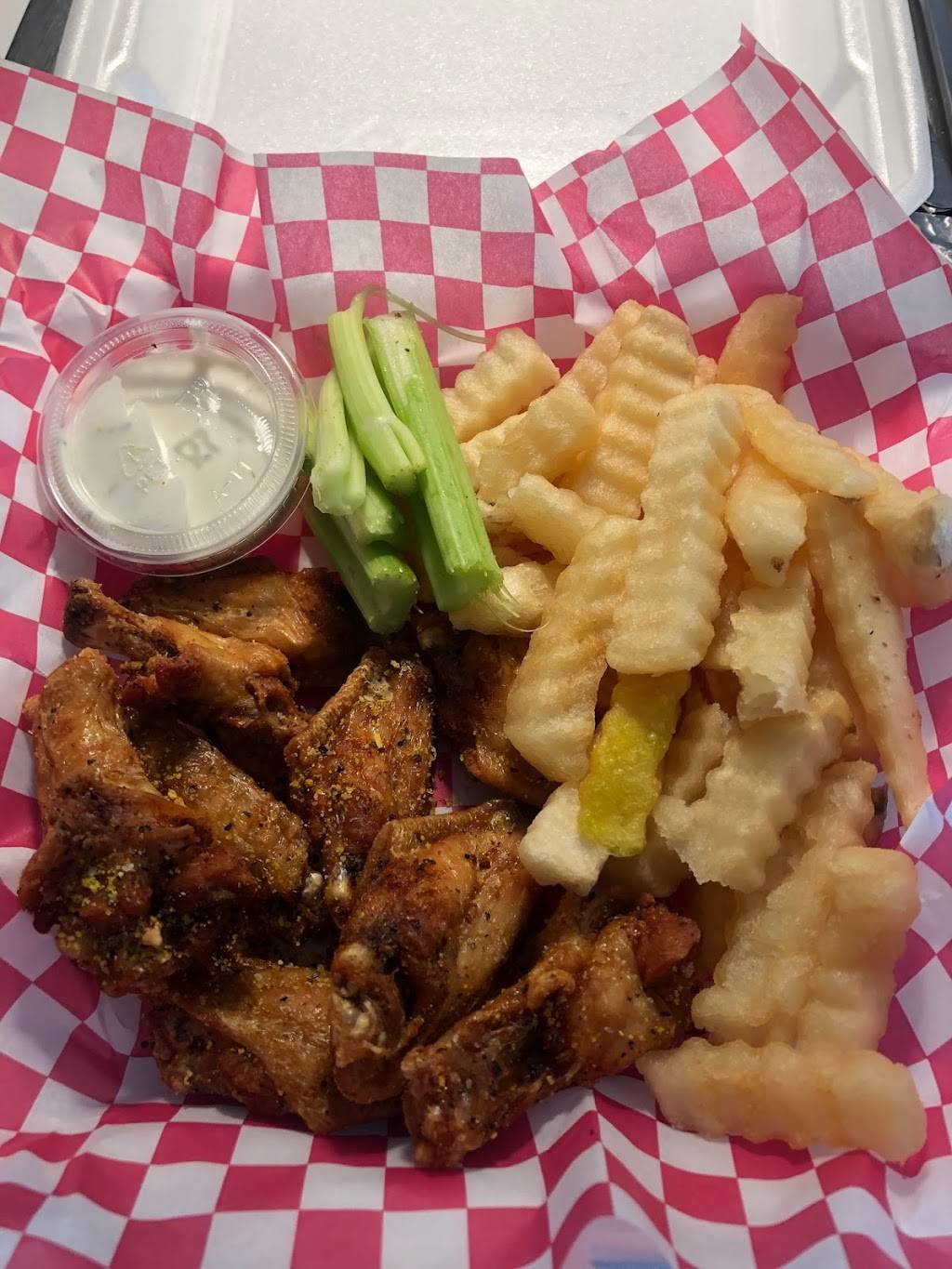 Shinky Wings | restaurant | 151 N Main St B, Winchester, KY 40391, USA | 8593108140 OR +1 859-310-8140