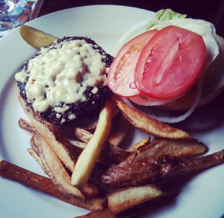 Mollies Public House | restaurant | 31 Forest Ave, Riverside, IL 60546, USA | 7084472233 OR +1 708-447-2233