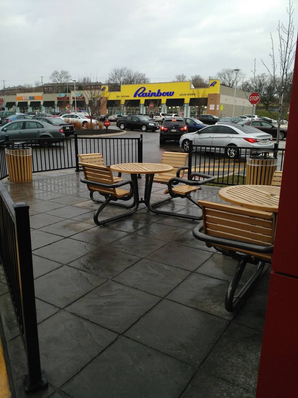 Wendys | restaurant | 2940 Fox St, Philadelphia, PA 19129, USA | 2152210450 OR +1 215-221-0450