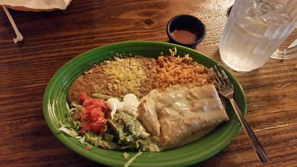 El Rancho | restaurant | 2441 Pass Rd, Biloxi, MS 39531, USA | 2285946705 OR +1 228-594-6705