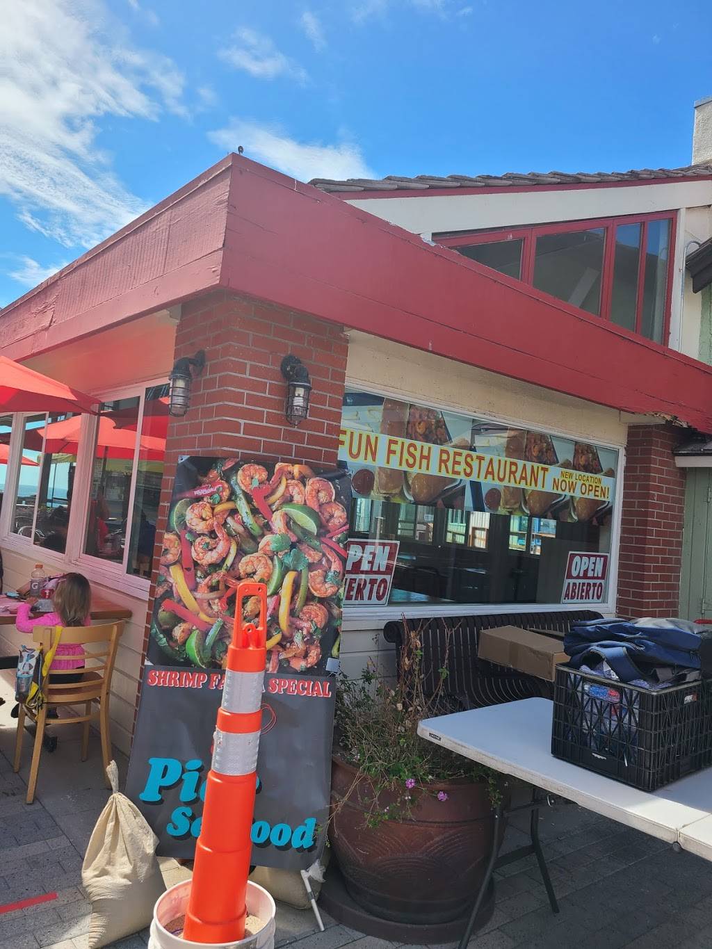Fun Fish Market & Restaurant | restaurant | 131 Fishermans Wharf, Redondo Beach, CA 90277, USA | 3103721941 OR +1 310-372-1941