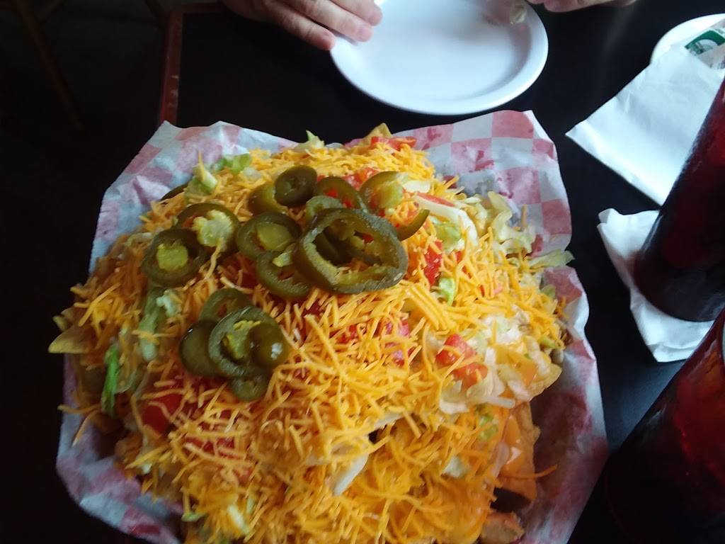 Rugies Dugout | restaurant | 1210 N 6th St, Monticello, IN 47960, USA | 5742975658 OR +1 574-297-5658