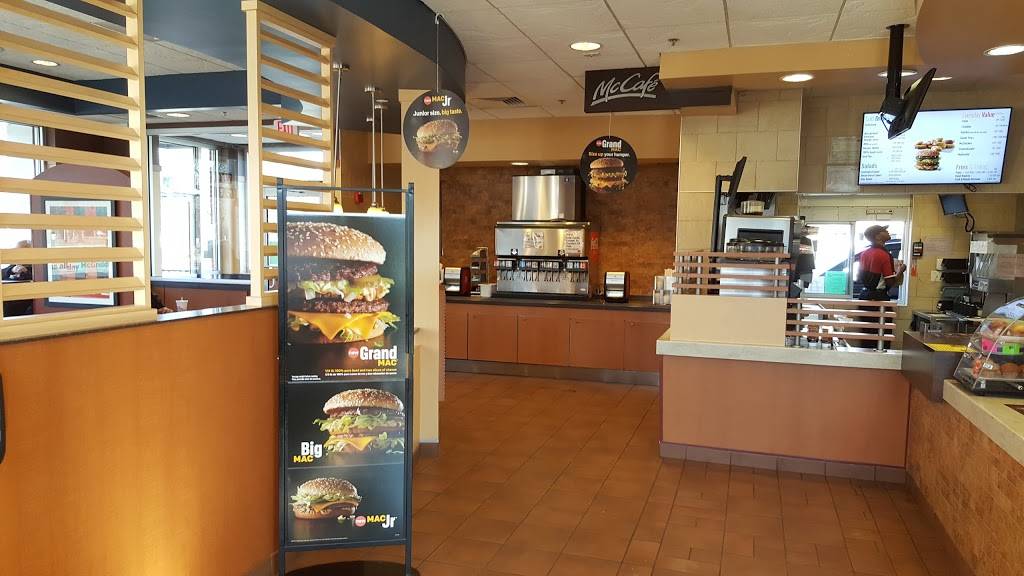 McDonalds | cafe | 6309 W Dempster St, Morton Grove, IL 60053, USA | 8479675540 OR +1 847-967-5540