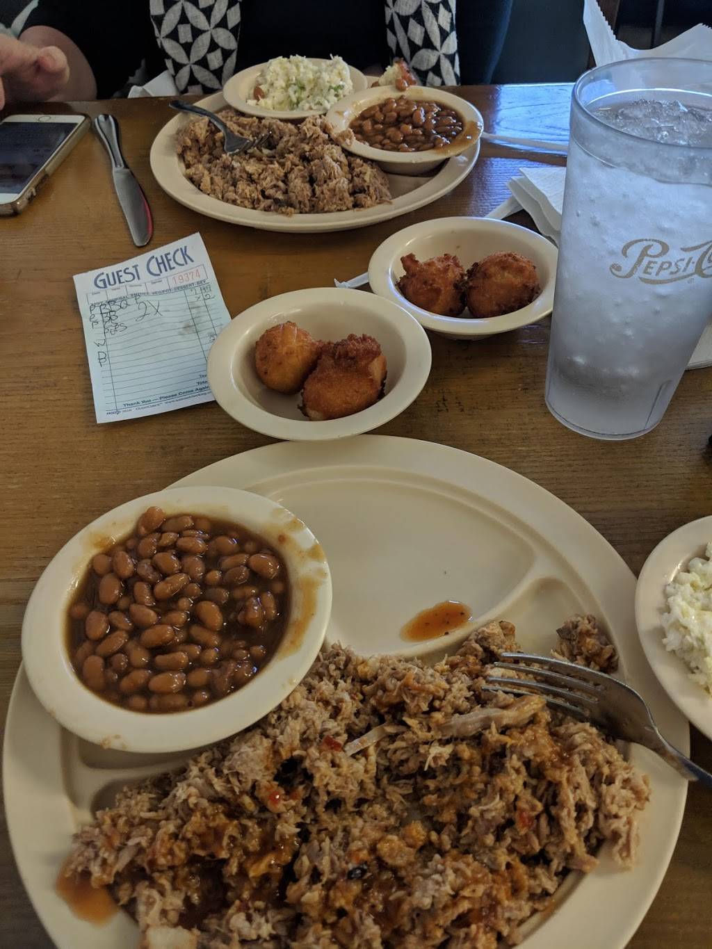 Frostys B.B.Q. & Catering | restaurant | 4836 Summit Ave, Greensboro, NC 27405, USA | 3363754089 OR +1 336-375-4089