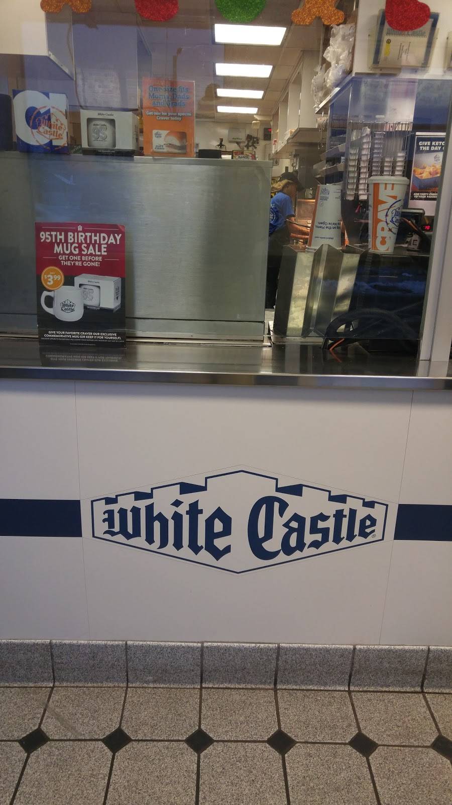 White Castle | restaurant | 2735 W Davison St, Detroit, MI 48238, USA | 3138656079 OR +1 313-865-6079