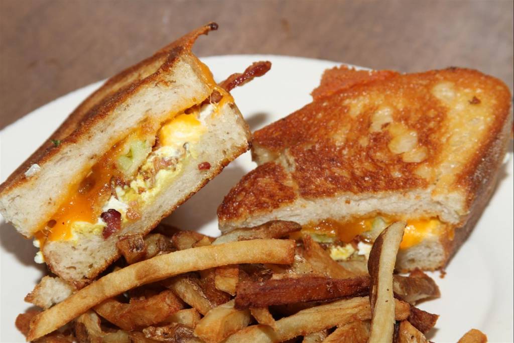 Reel Bar | restaurant | 461 Catawba Ave, Put-In-Bay, OH 43456, USA | 4192851318 OR +1 419-285-1318